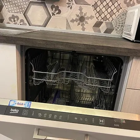아파트 Nuvoloni 8 산레모